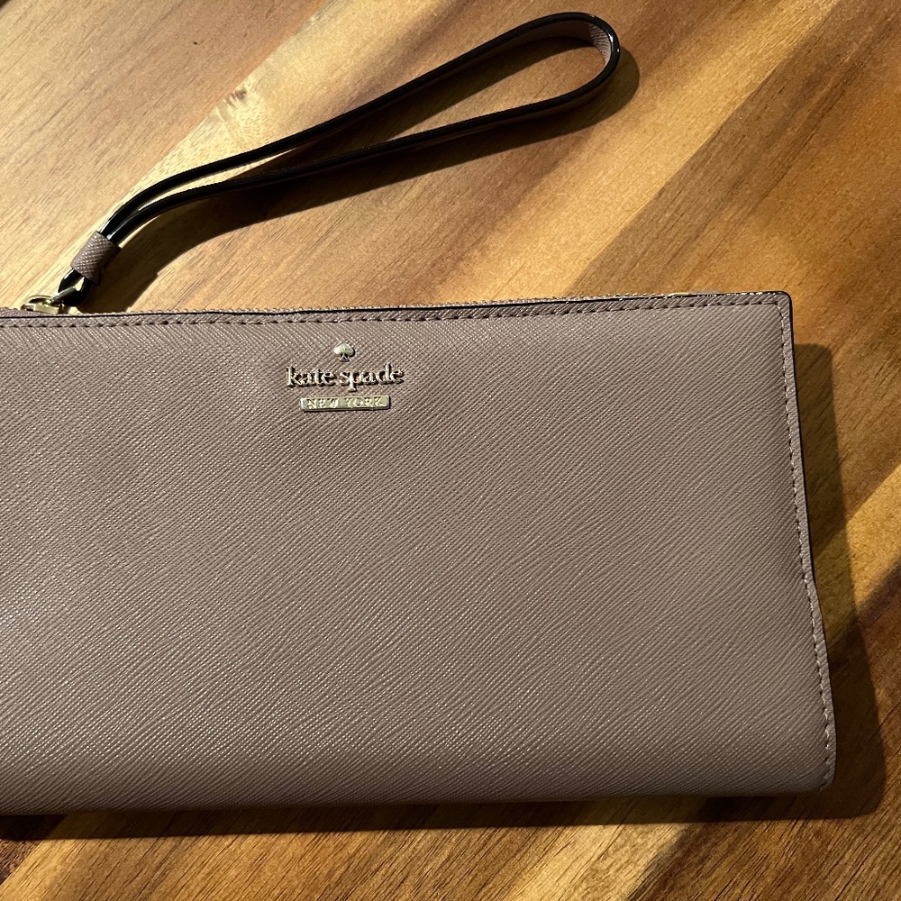 Kate Spade Taupe Wallet / Wristlet